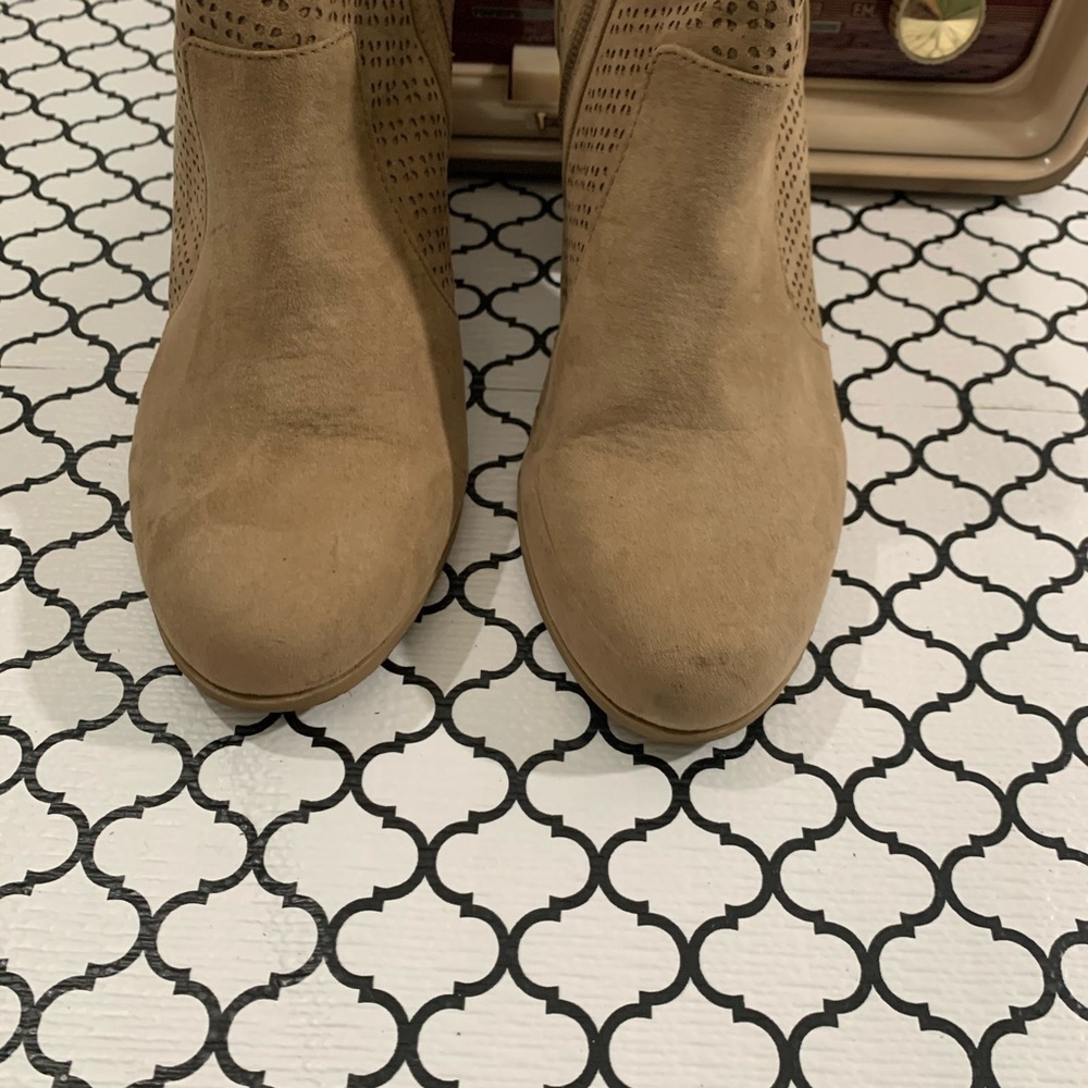 American Rag Aria Perforated Booties - Picture 5 of 8